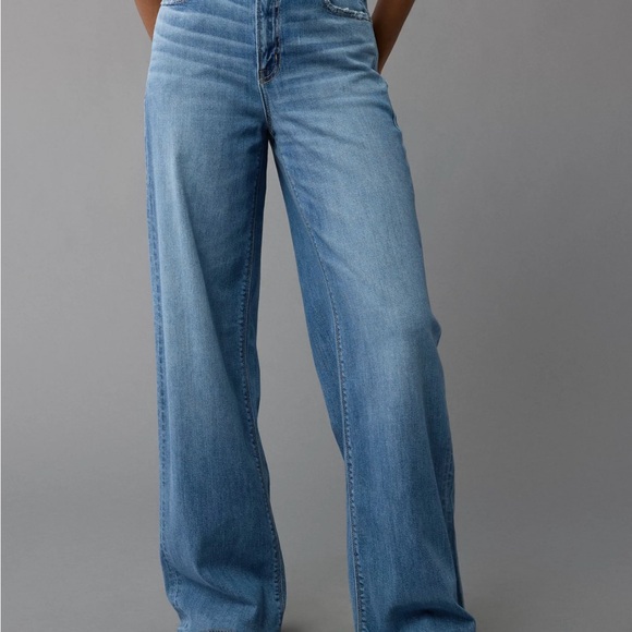 AE Dreamy Drape Stretch Super High-Waisted Baggy Wide-Leg Jean - Picture 1 of 3